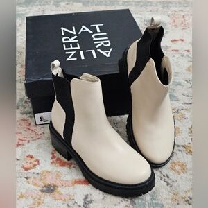 NWOT Water Resistant Cream Chelsea Boots
